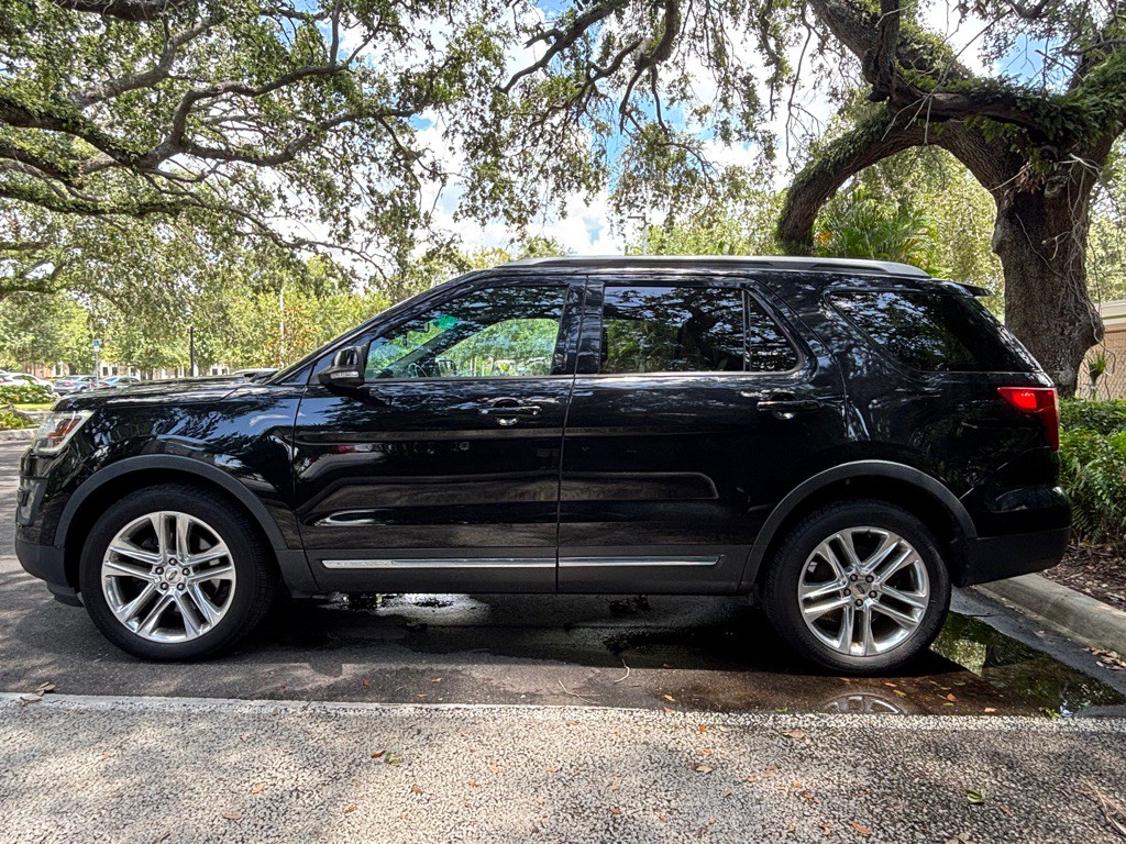 2016 Ford Explorer Image 2