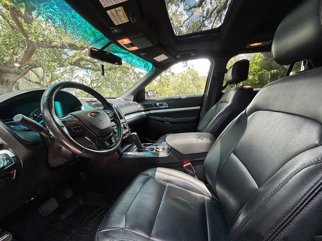 2016 Ford Explorer Image 9
