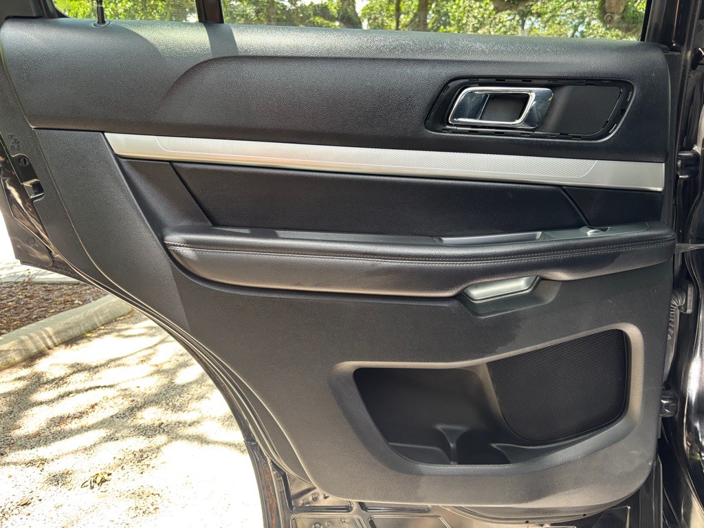 2016 Ford Explorer Image 11