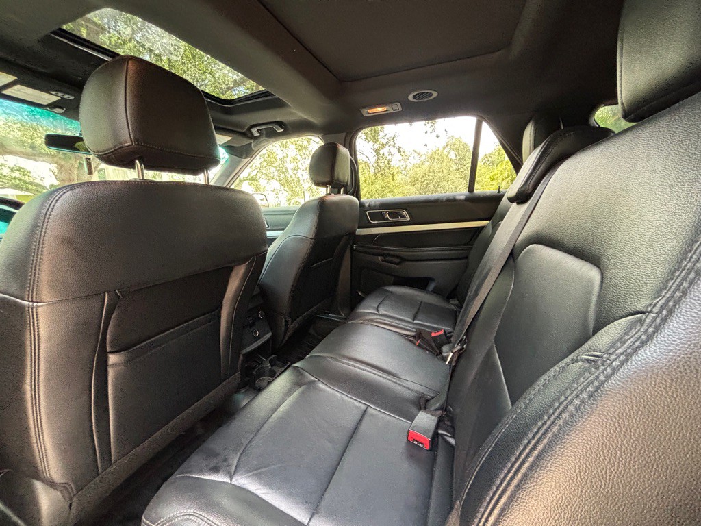 2016 Ford Explorer Image 12