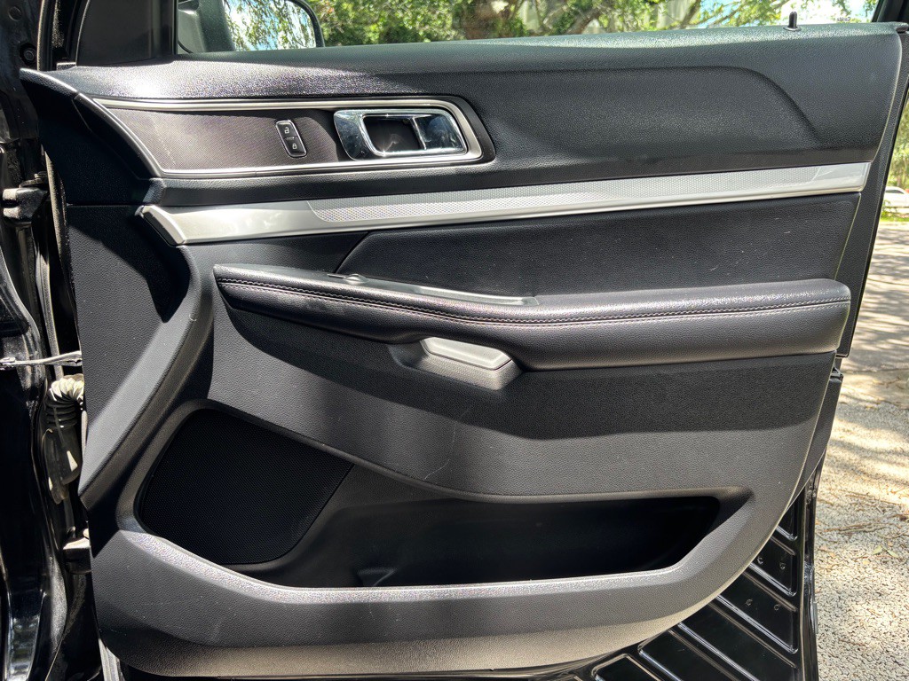2016 Ford Explorer Image 15