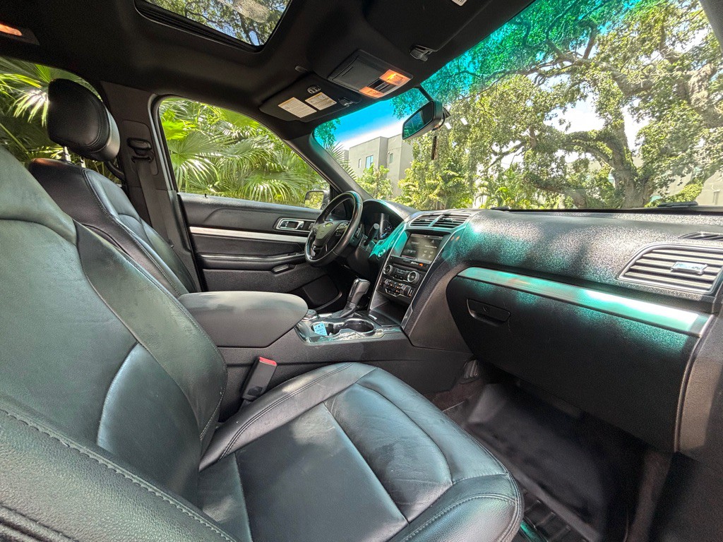2016 Ford Explorer Image 16