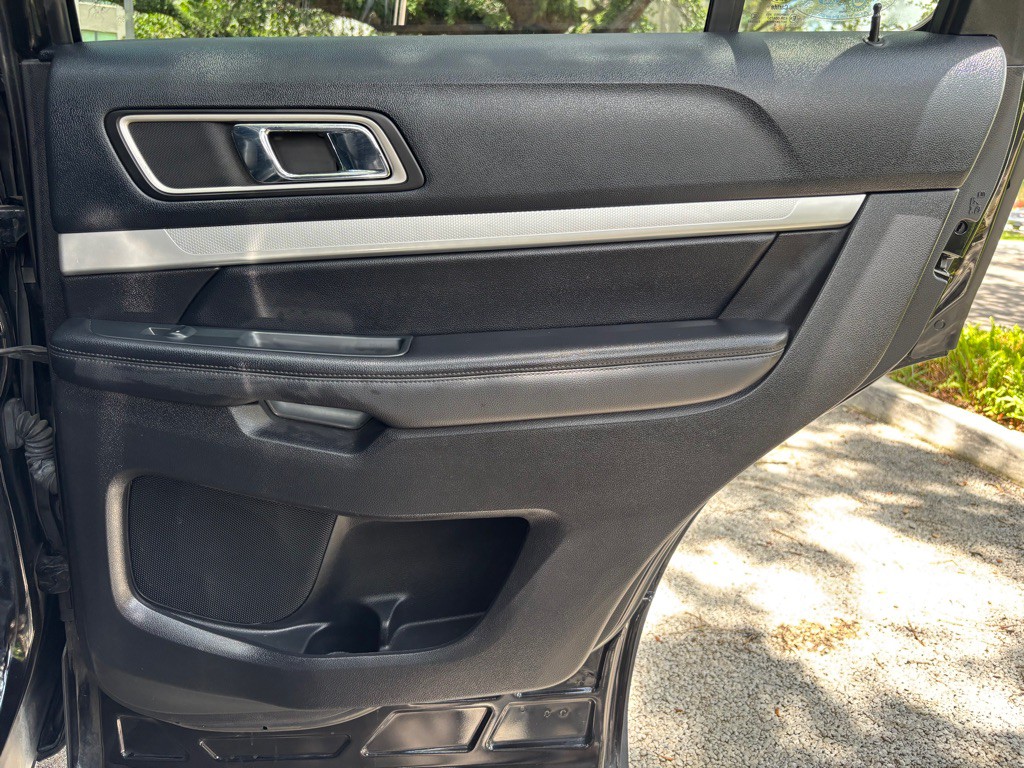 2016 Ford Explorer Image 18