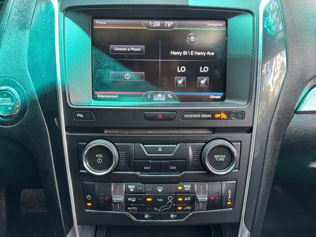 2016 Ford Explorer Image 28