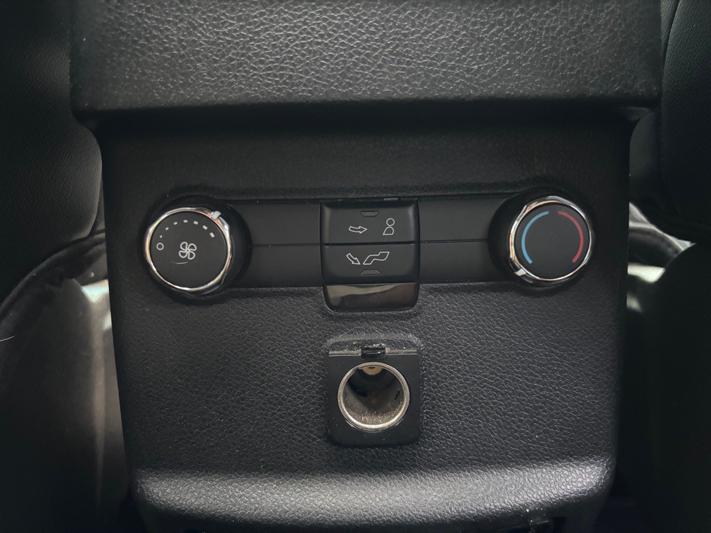 2016 Ford Explorer Image 31