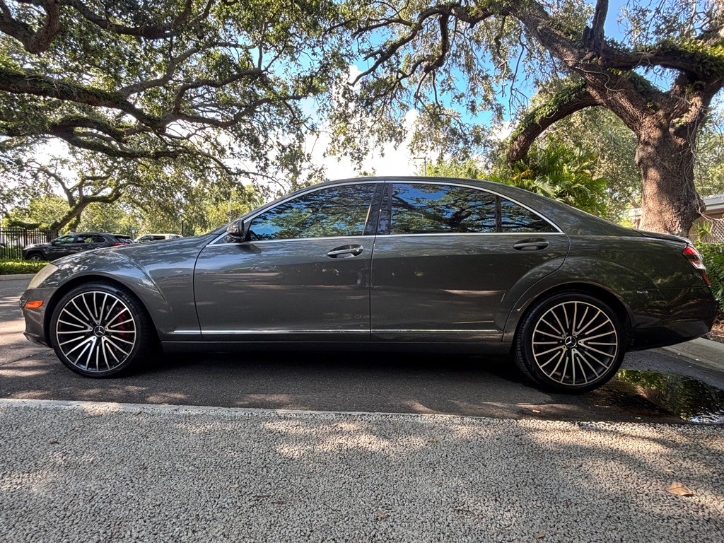 2007 Mercedes-Benz S-Class Image 2