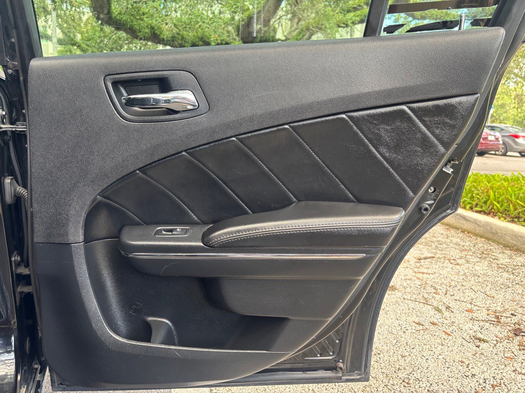 2013 Dodge Charger Image 16