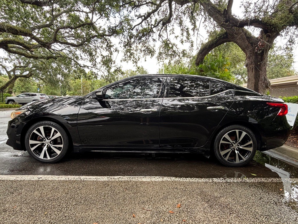 2018 Nissan Maxima Image 2