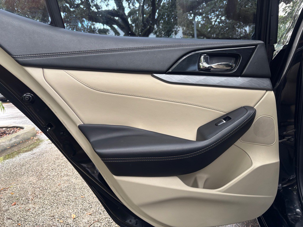 2018 Nissan Maxima Image 9
