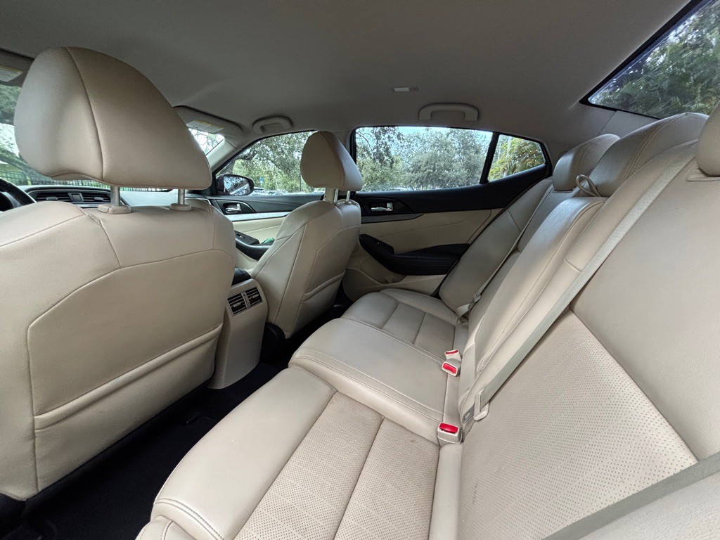 2018 Nissan Maxima Image 10