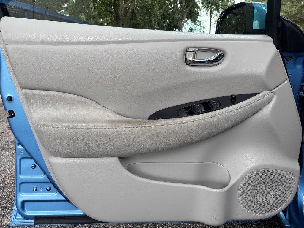 2012 Nissan Leaf Image 7