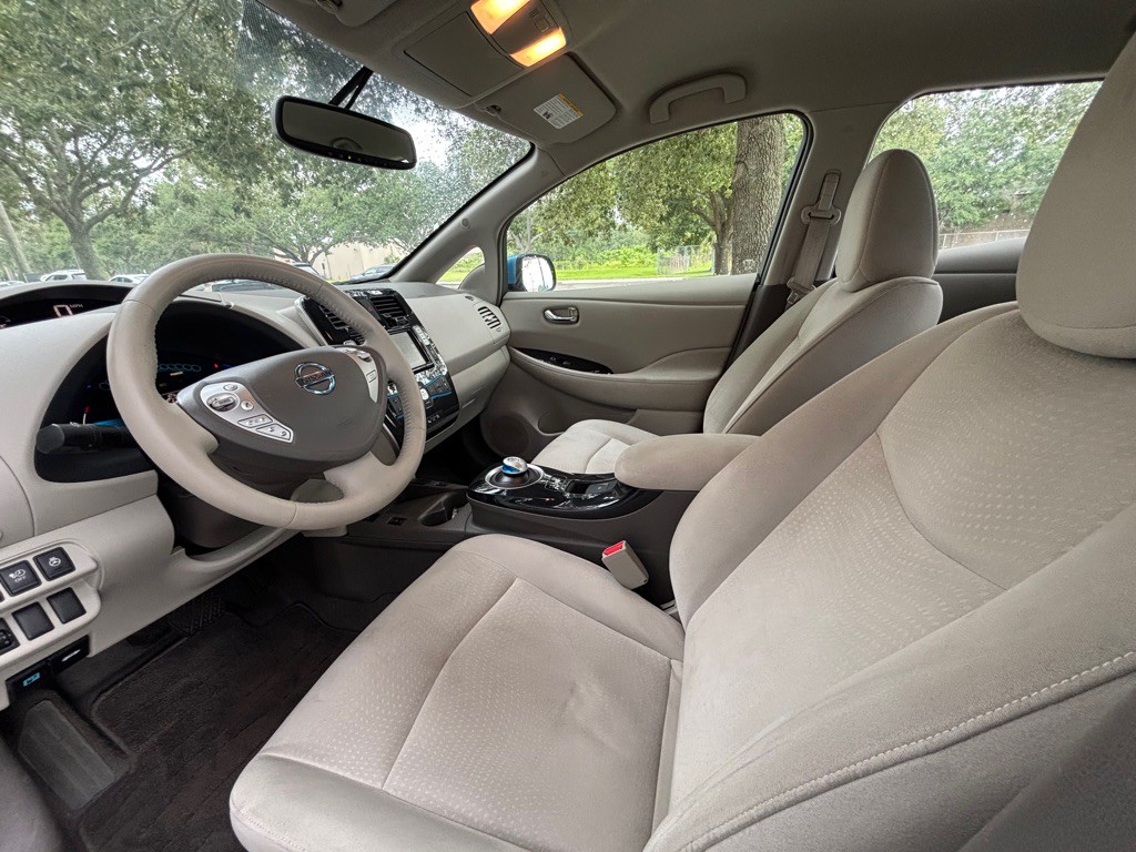 2012 Nissan Leaf Image 8