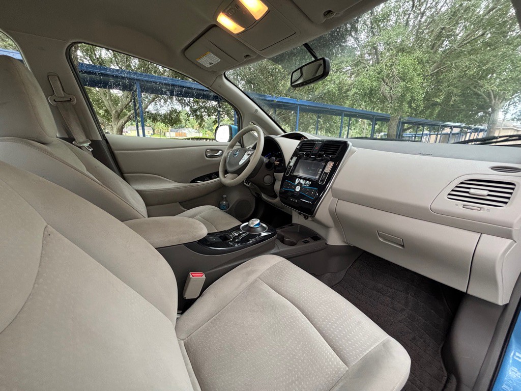2012 Nissan Leaf Image 14
