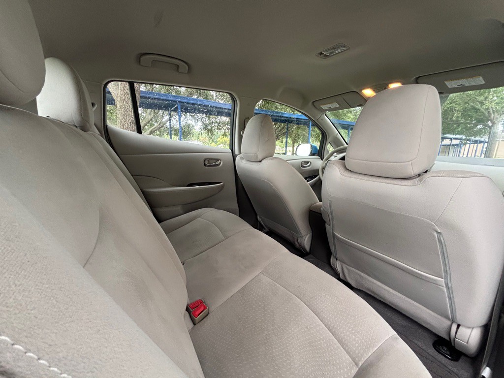 2012 Nissan Leaf Image 17