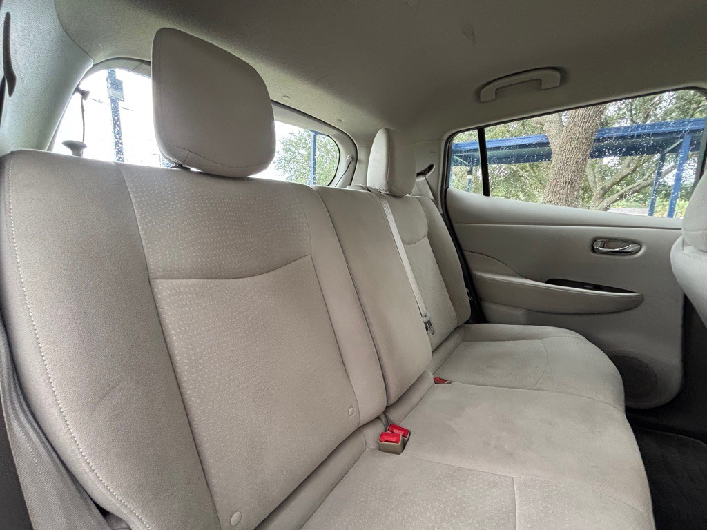 2012 Nissan Leaf Image 18