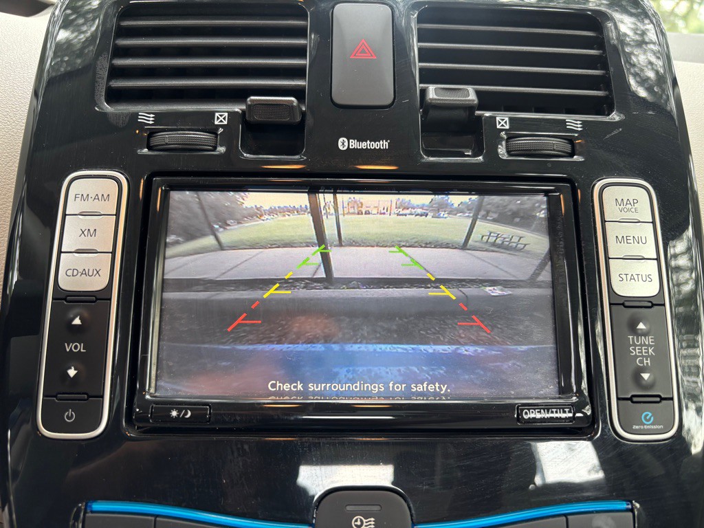 2012 Nissan Leaf Image 25