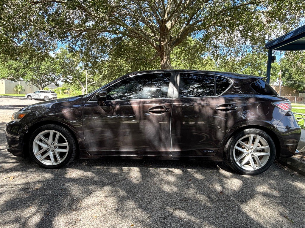 2016 Lexus CT Image 2