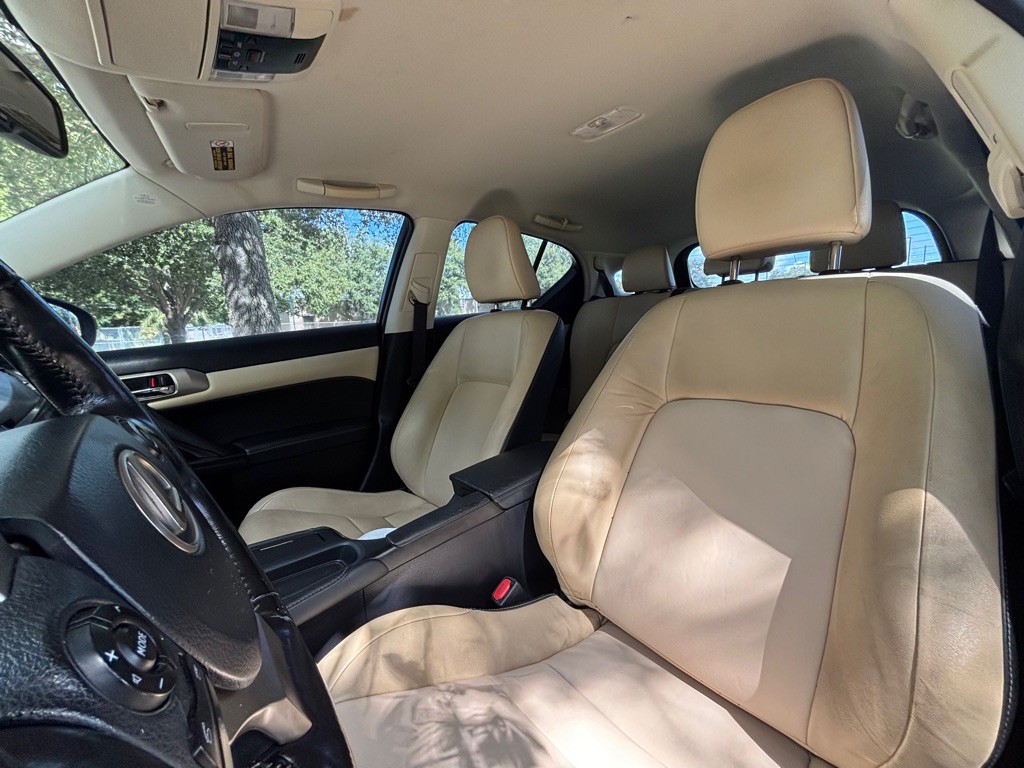 2016 Lexus CT Image 9