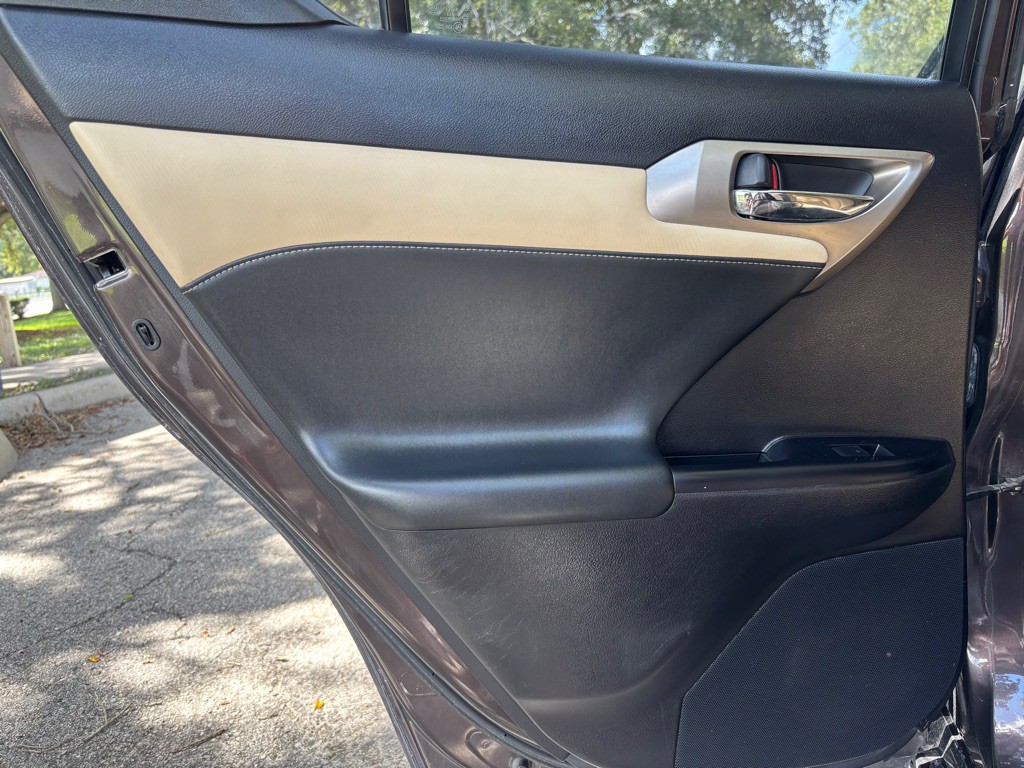 2016 Lexus CT Image 10