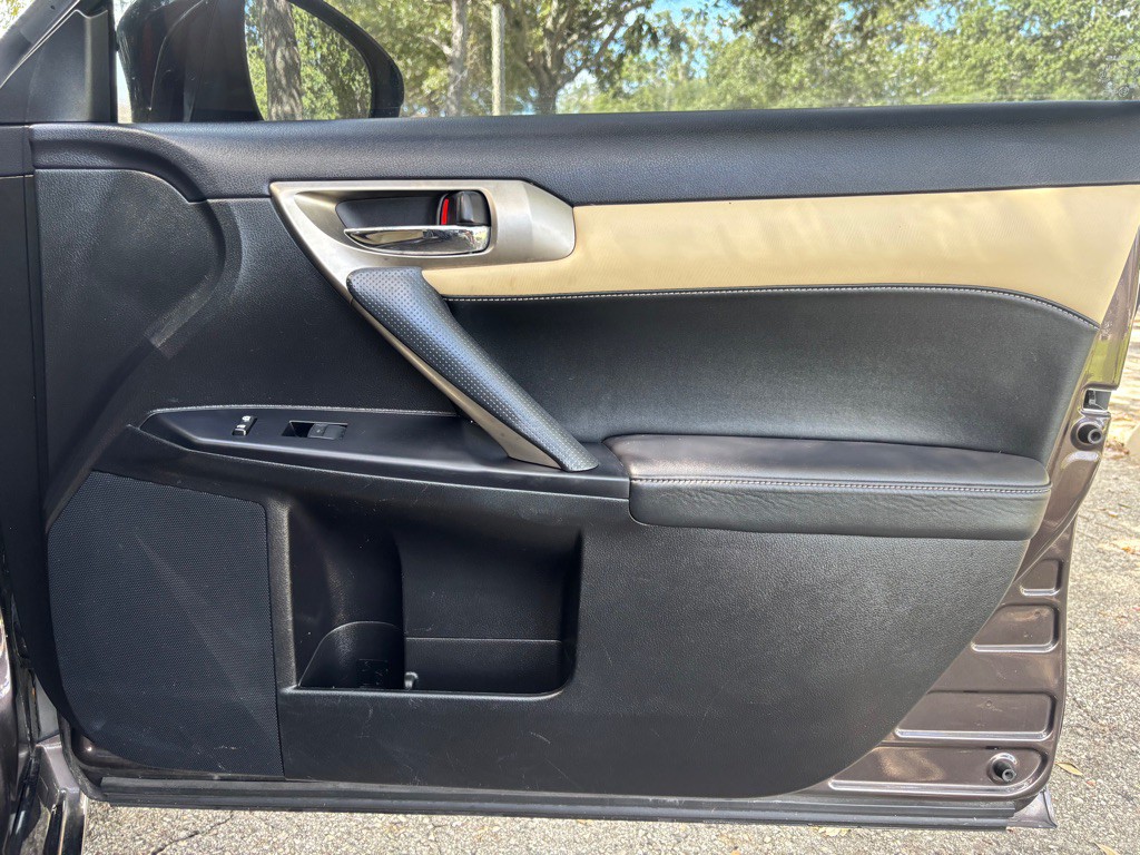 2016 Lexus CT Image 13