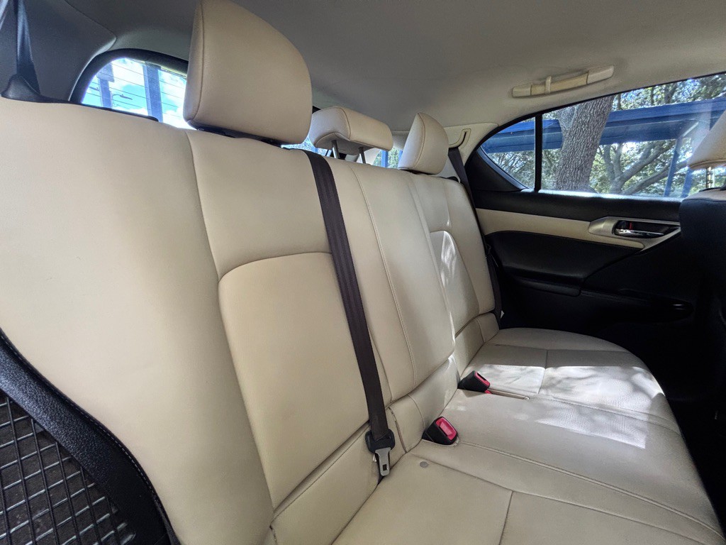2016 Lexus CT Image 18