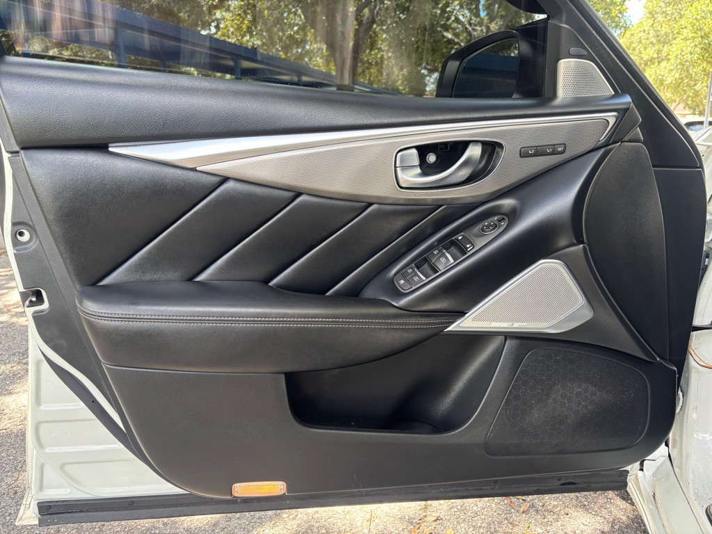 2017 INFINITI Q50 Image 7