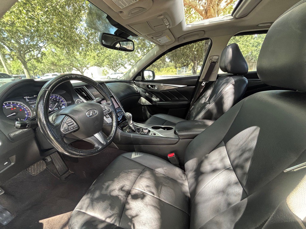 2017 INFINITI Q50 Image 8