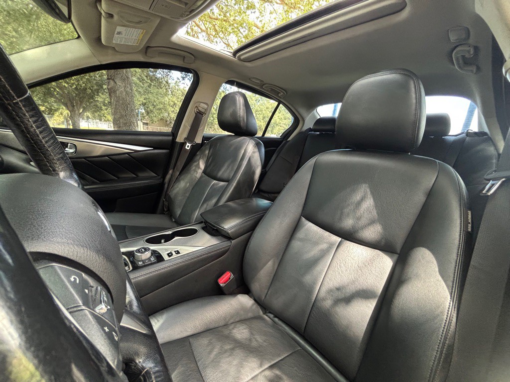 2017 INFINITI Q50 Image 9