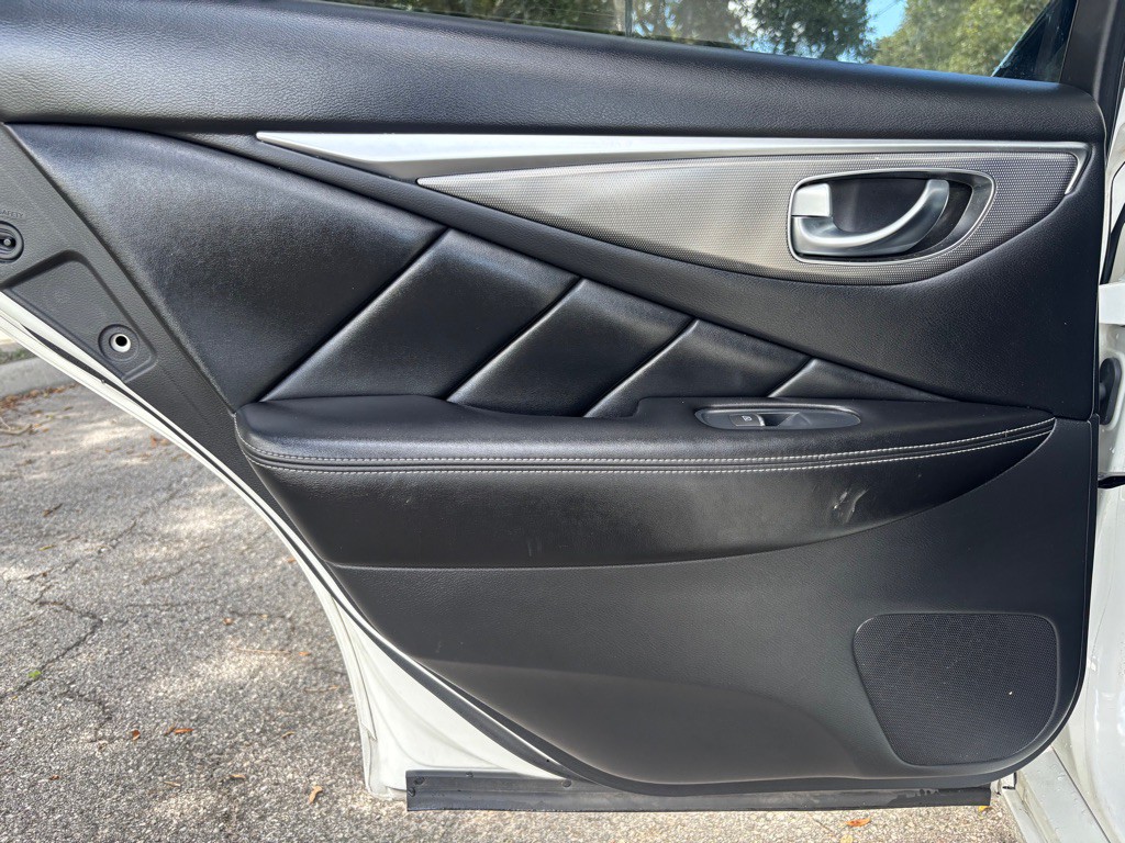 2017 INFINITI Q50 Image 10