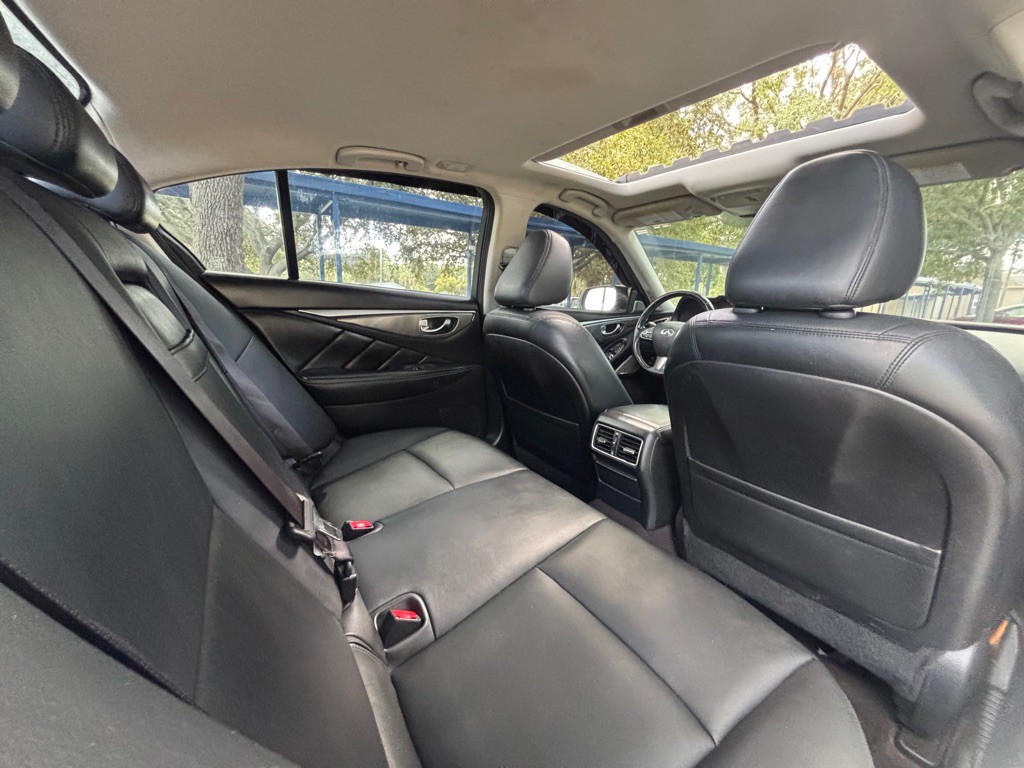2017 INFINITI Q50 Image 17