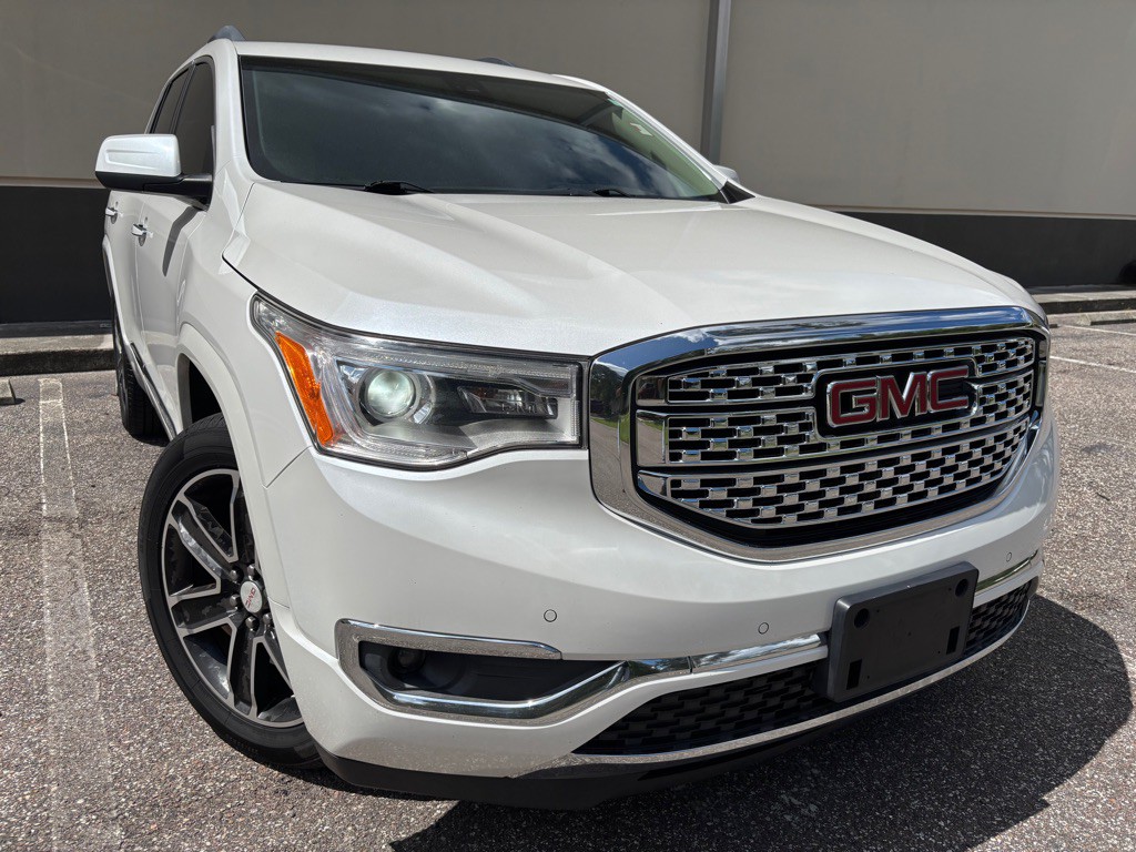 2017 GMC Acadia Image 4