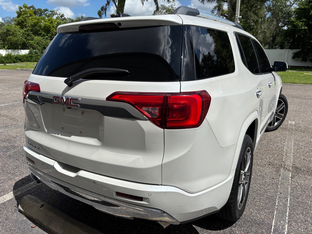 2017 GMC Acadia Image 6