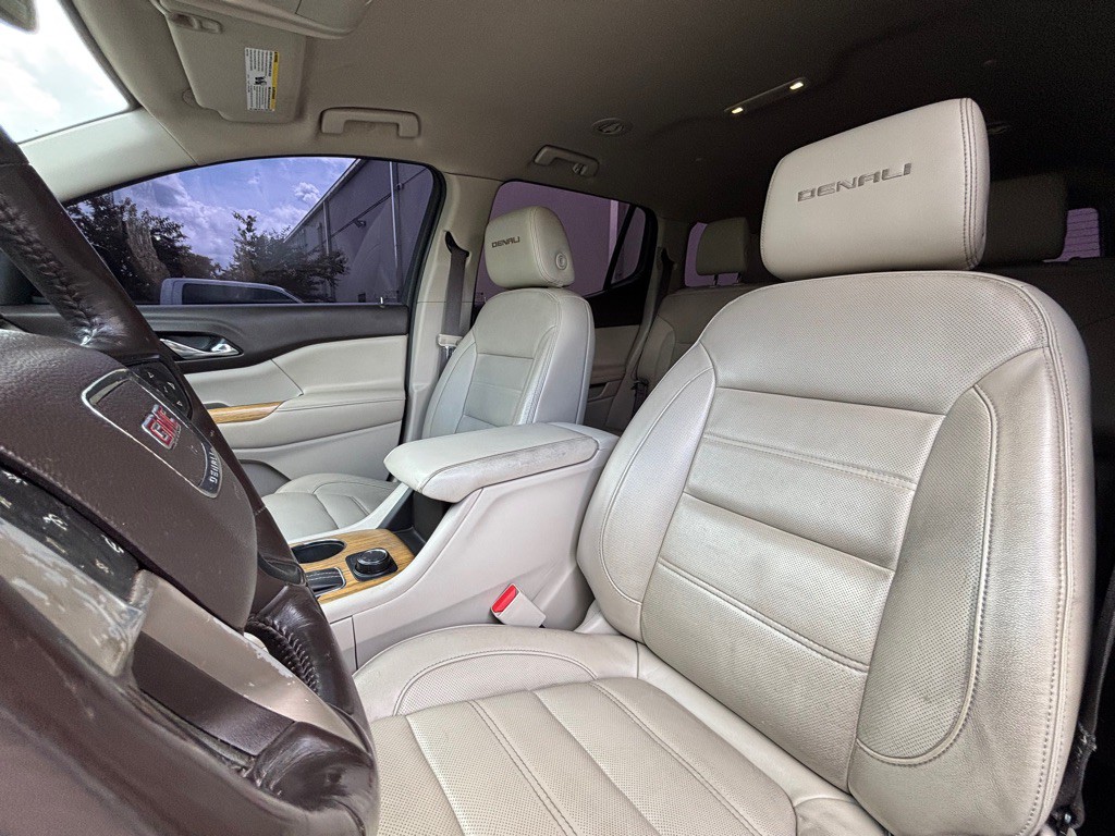 2017 GMC Acadia Image 11