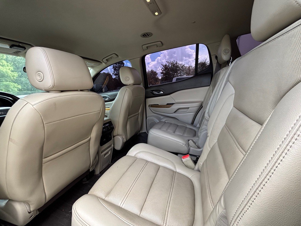 2017 GMC Acadia Image 13