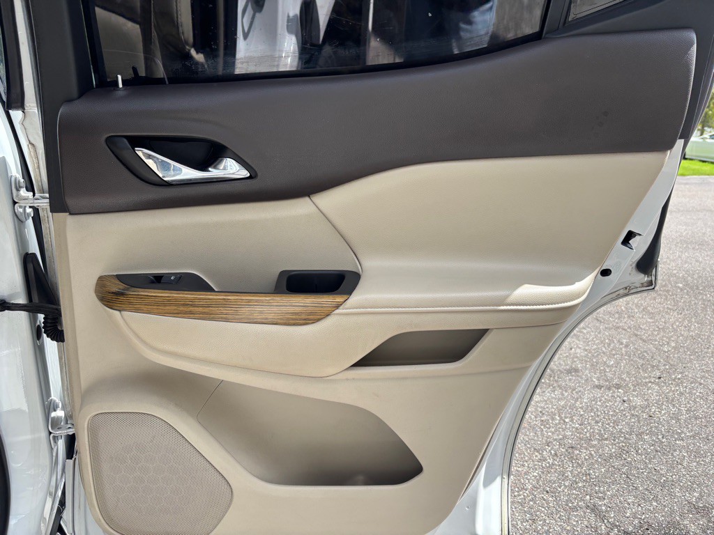 2017 GMC Acadia Image 18