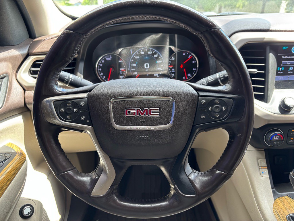 2017 GMC Acadia Image 25