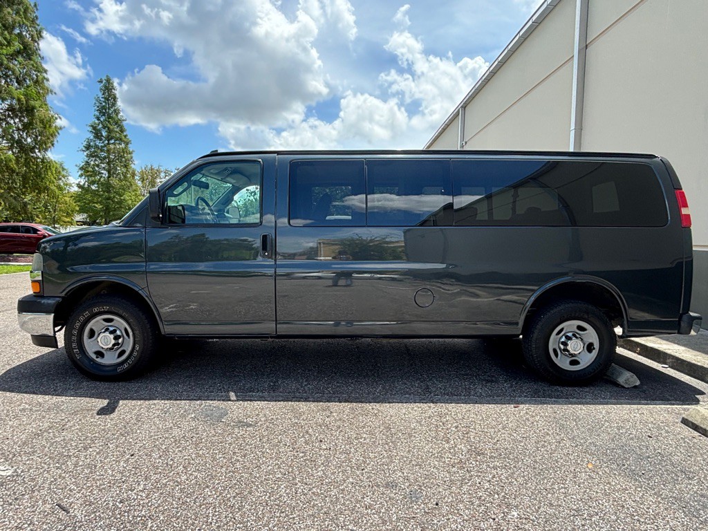 2017 Chevrolet Express Image 2
