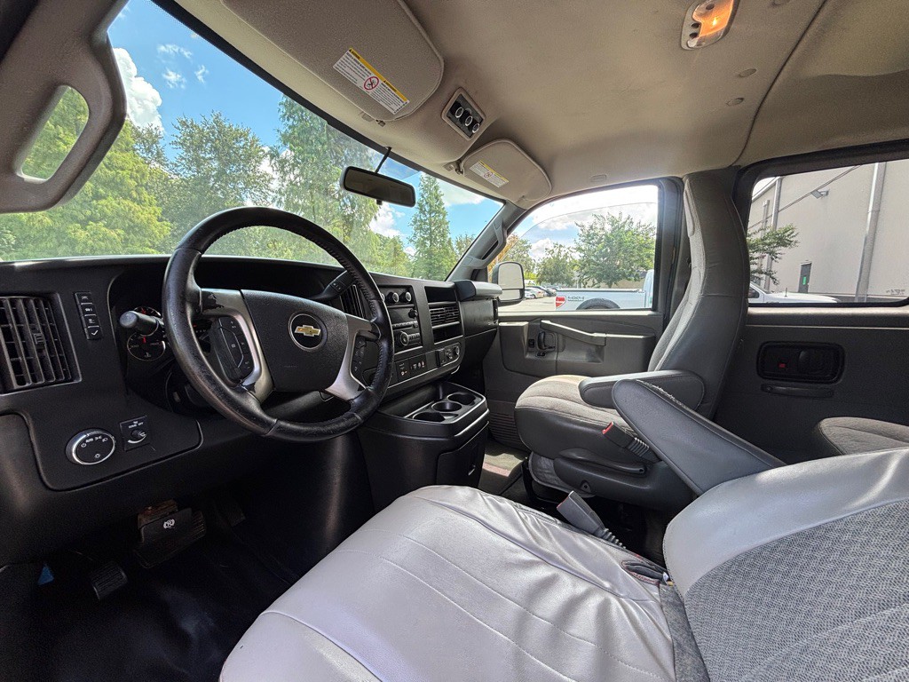 2017 Chevrolet Express Image 8