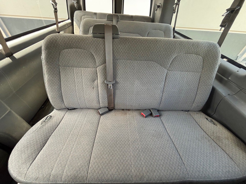 2017 Chevrolet Express Image 12