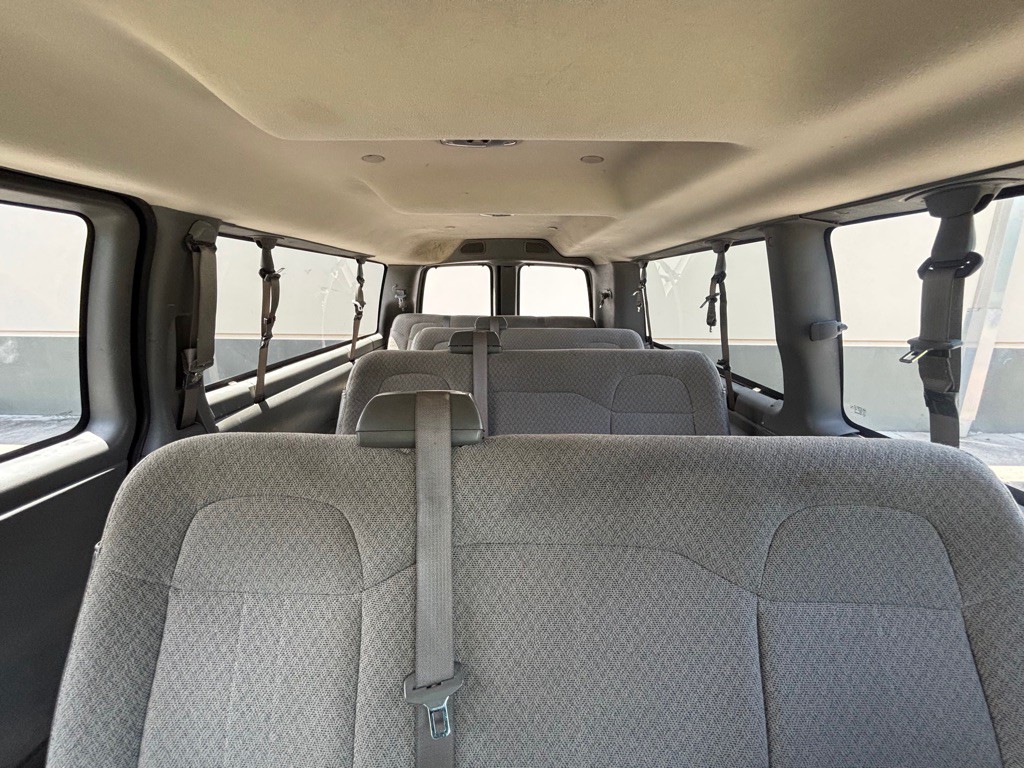2017 Chevrolet Express Image 15