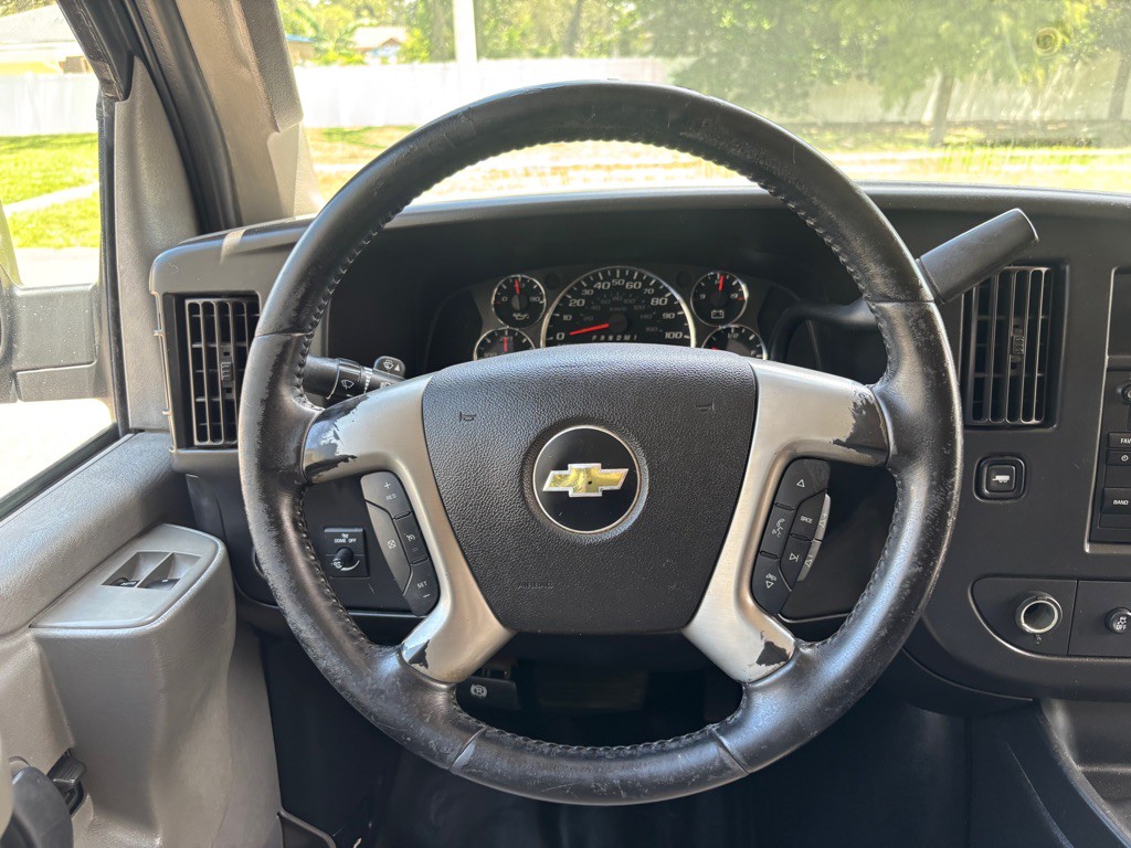 2017 Chevrolet Express Image 19