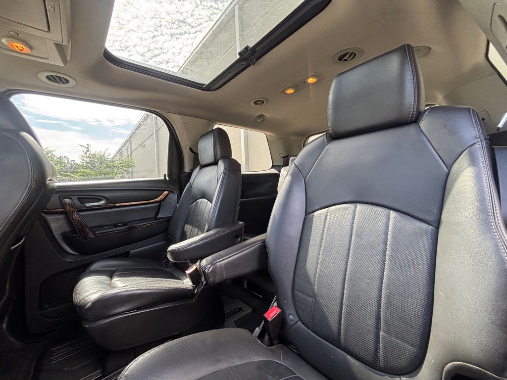 2016 GMC Acadia Image 12