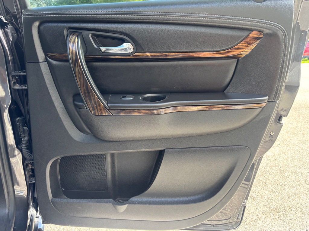 2016 GMC Acadia Image 16