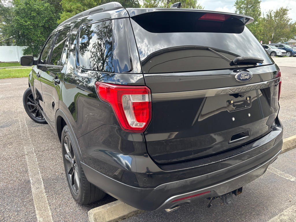 2017 Ford Explorer Image 3