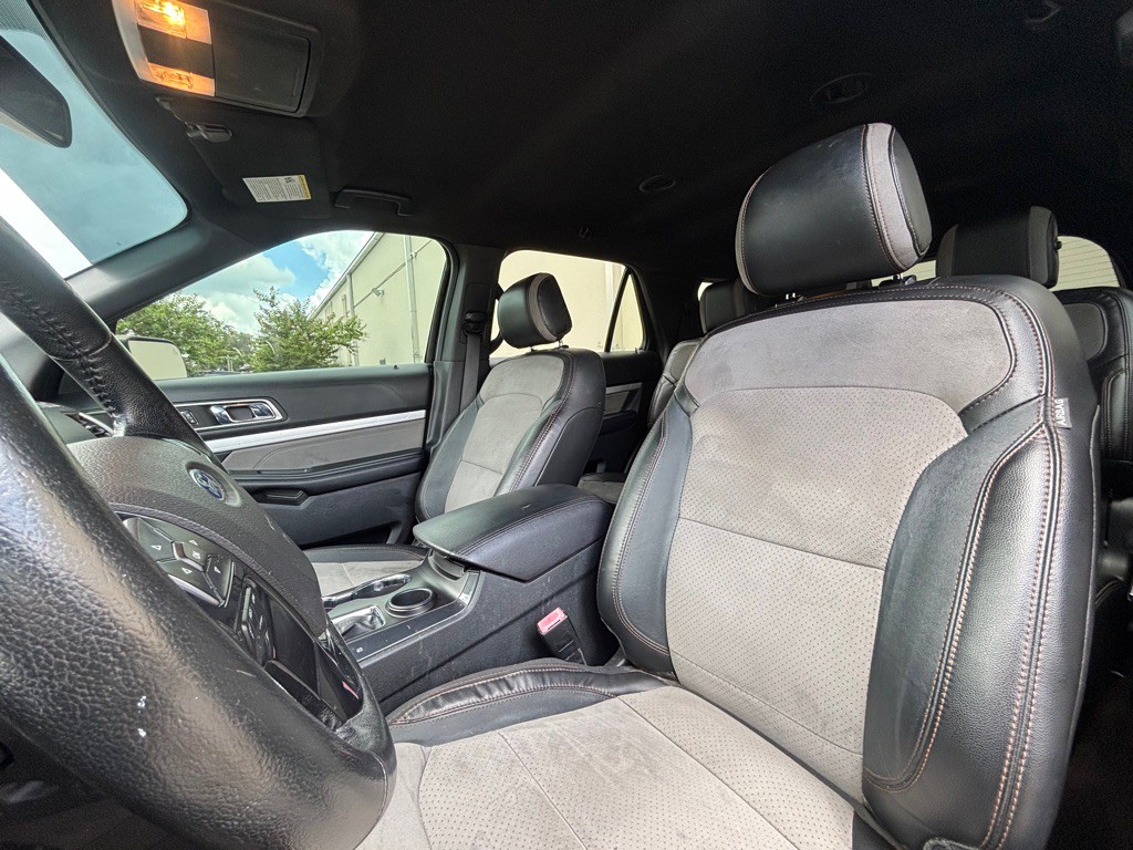 2017 Ford Explorer Image 10
