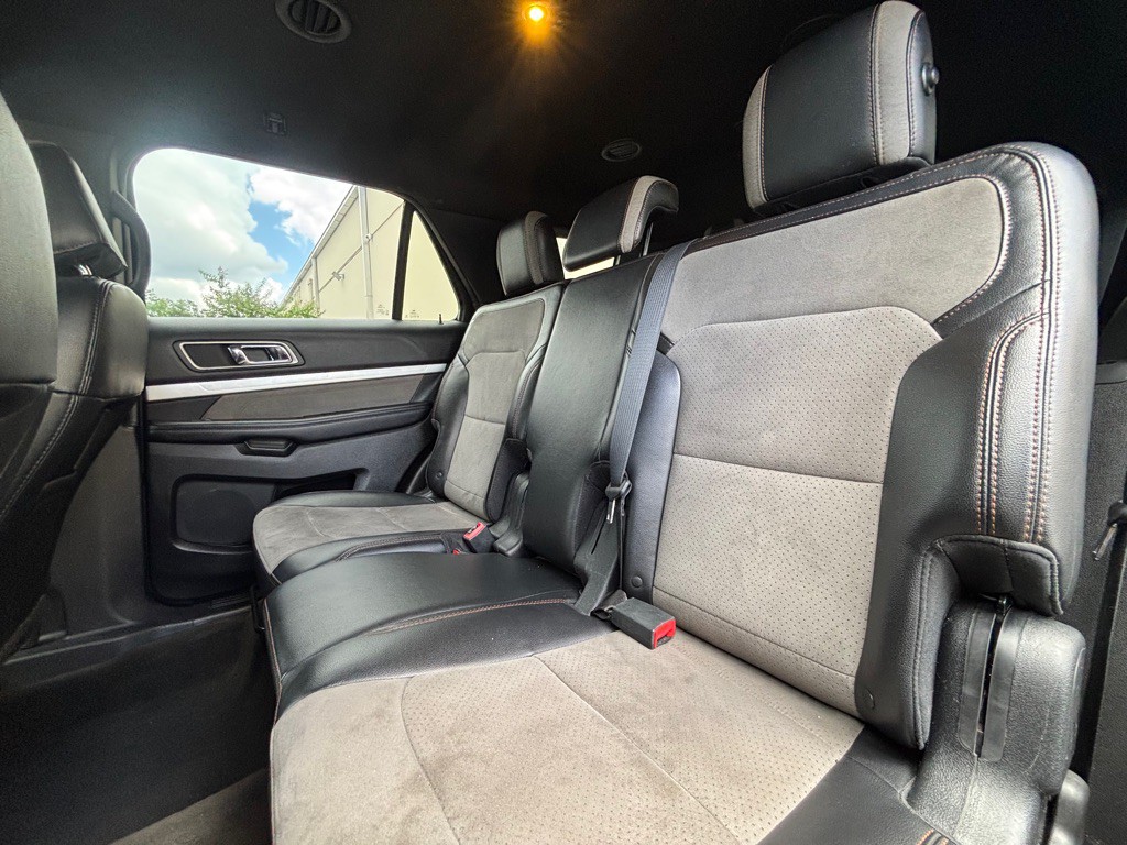 2017 Ford Explorer Image 13