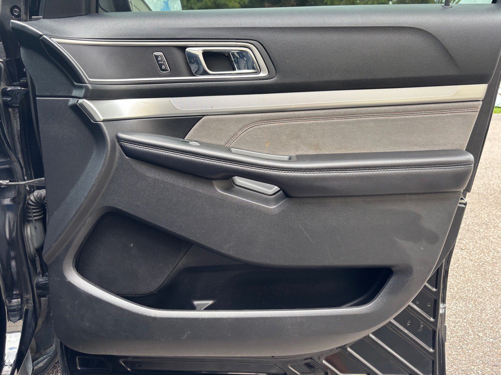 2017 Ford Explorer Image 15