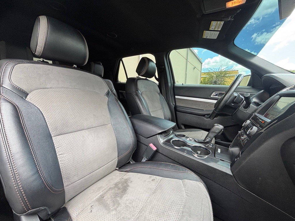2017 Ford Explorer Image 17