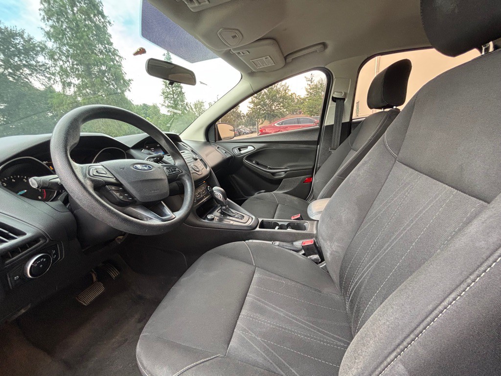 2017 Ford Focus Image 9