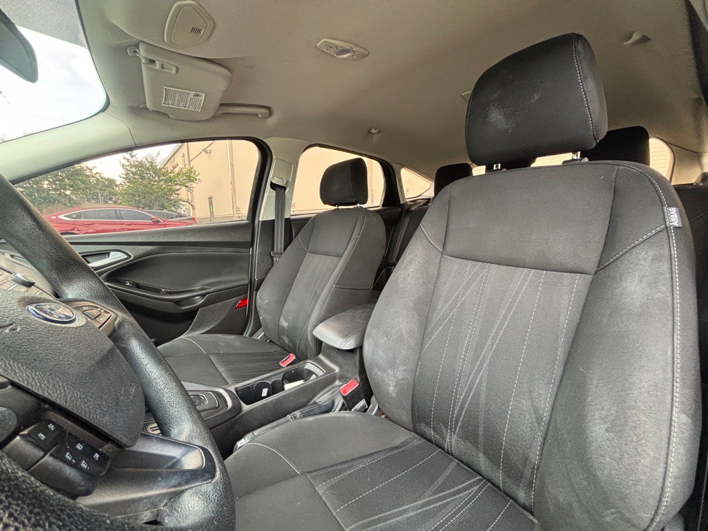 2017 Ford Focus Image 10